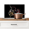 Dynamische Wijnsymfonie Spatscherm Aluminium klein -3d