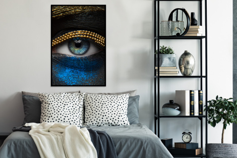 Poster mit Rahmen - Frau - Augen - Make-up - Luxus - Gold - Vertikal-4