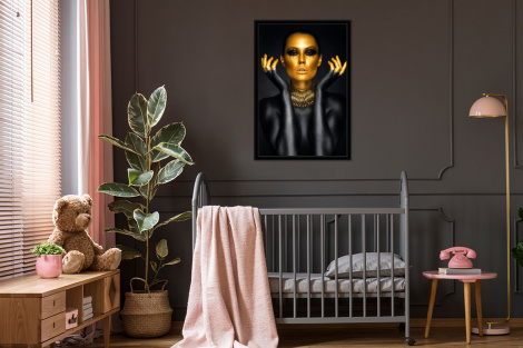 Poster mit Rahmen - Frau - Porträt - Gold - Luxus - Schwarz - Vertikal-3