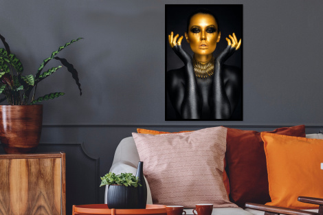 Poster mit Rahmen - Frau - Porträt - Gold - Luxus - Schwarz - Vertikal-2