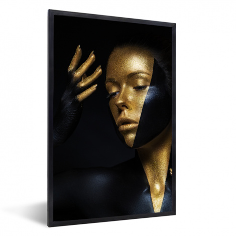 Poster mit Rahmen - Make-up - Kunst - Frau - Luxus - Gold - Vertikal-thumbnail-1