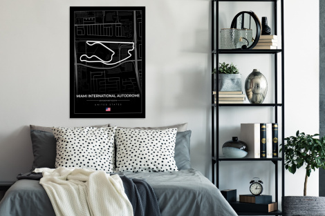 Poster met lijst - Racebaan - Verenigde Staten - Formule 1 - Miami International Autodrome - Circuit - Zwart - Staand-4