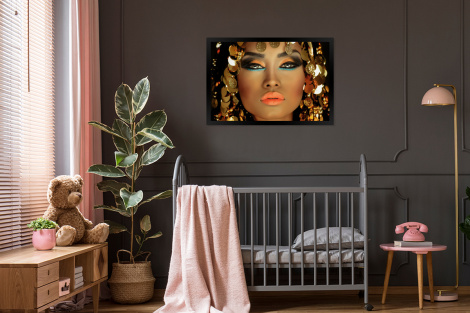 Poster mit Rahmen - Frau - Kleopatra - Gold - Schmuck - Make-up - Luxus - Horizontal-thumbnail-3