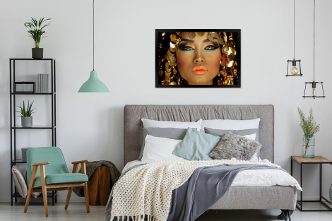 Poster mit Rahmen - Frau - Kleopatra - Gold - Schmuck - Make-up - Luxus - Horizontal-thumbnail-4