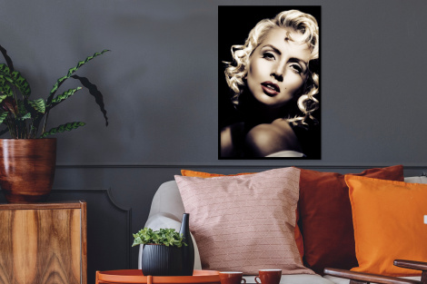 Poster mit Rahmen - Frau - Vintage - Lippenstift - Blond - Locken - Vertikal-thumbnail-2
