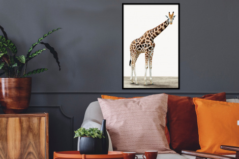 Poster mit Rahmen - Giraffe - Tiere - Weißer Hintergrund - Kinder - Junge - Mädchen - Vertikal-thumbnail-2