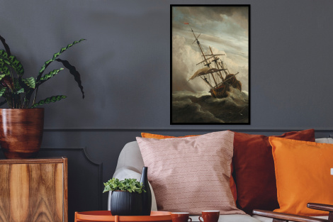 Poster met lijst - Een schip in volle zee bij vliegende storm - Schilderij van Willem van de Velde - Staand-2
