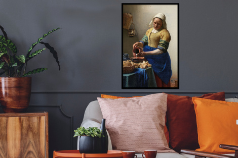 Poster met lijst - Het melkmeisje - Schilderij van Johannes Vermeer - Staand-2