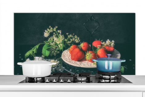 Spritzschutz Küche - Erdbeeren - Malerei - Stillleben - Blumen - Ei - Teller-1