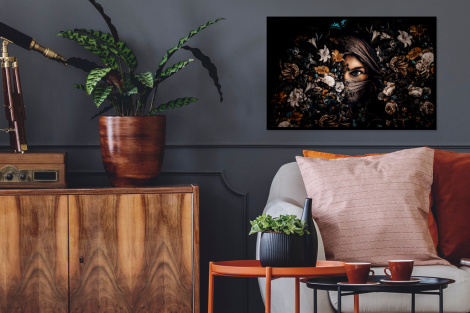Poster mit Rahmen - Frau - Luxus - Blumen - Schmetterling - Porträt - Horizontal-thumbnail-2