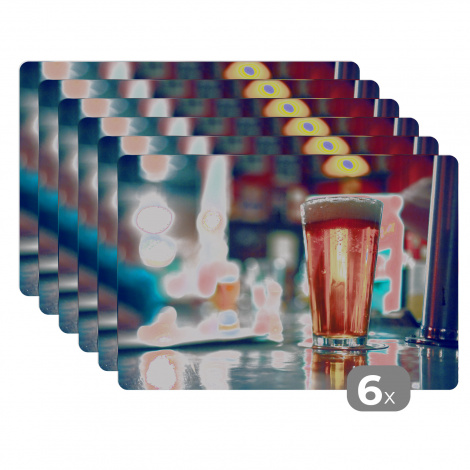 Premium placemats (6 stuks) - Glas bier op de bar - 45x30 cm