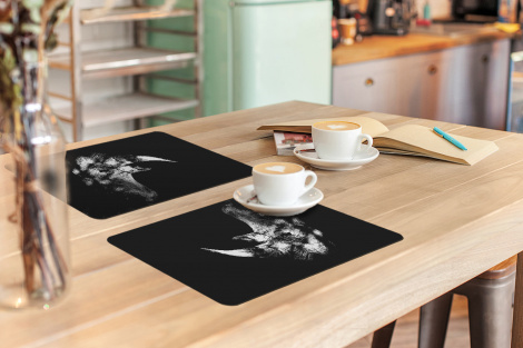 Premium placemats (6 stuks) - Neushoorn op zwarte achtergrond in zwart-wit - 45x30 cm-3