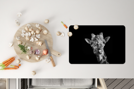 Premium placemats (6 stuks) - Giraffe tegen zwarte achtergrond in zwart-wit - 45x30 cm-4