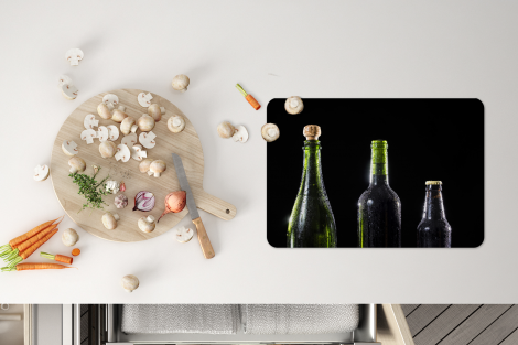 Premium placemats (6 stuks) - Flessen op een donkere achtergrond - 45x30 cm-4