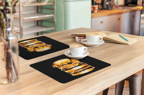 Premium placemats (6 stuks) - Gouden hamburger op een zwarte achtergrond. - 45x30 cm-3