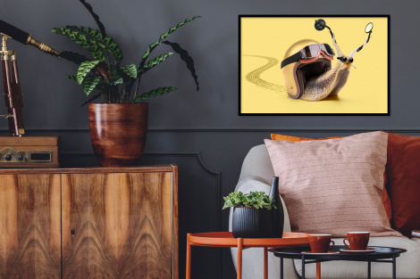 Poster met lijst - Slak - Dieren - Helm - Geel - Spiegels - Liggend-2