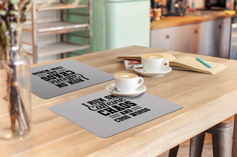 Premium placemats (6 stuks) - Quotes - Koffie - I run on caffeine chaos and cuss words - Spreuken - 45x30 cm-3
