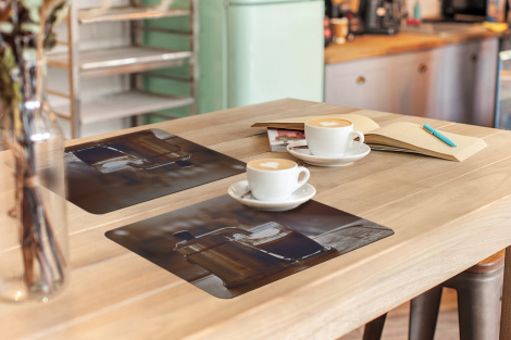 Tischset (6er Set) - Eine kleine Kaffeekanne mit zwei Tassen Kaffee - 45x30 cm-3
