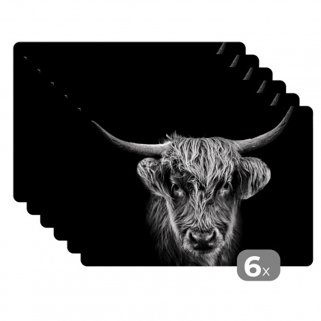 Premium placemats (6 stuks) - Schotse hooglander op een zwarte achtergrond in zwart wit - 45x30 cm-1