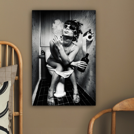 Canvas schilderij - Vrouw - Vintage - Krulspelden - Toilet - Sigaret-2