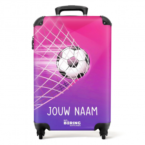 Voetbal in goal met paarse achtergrond