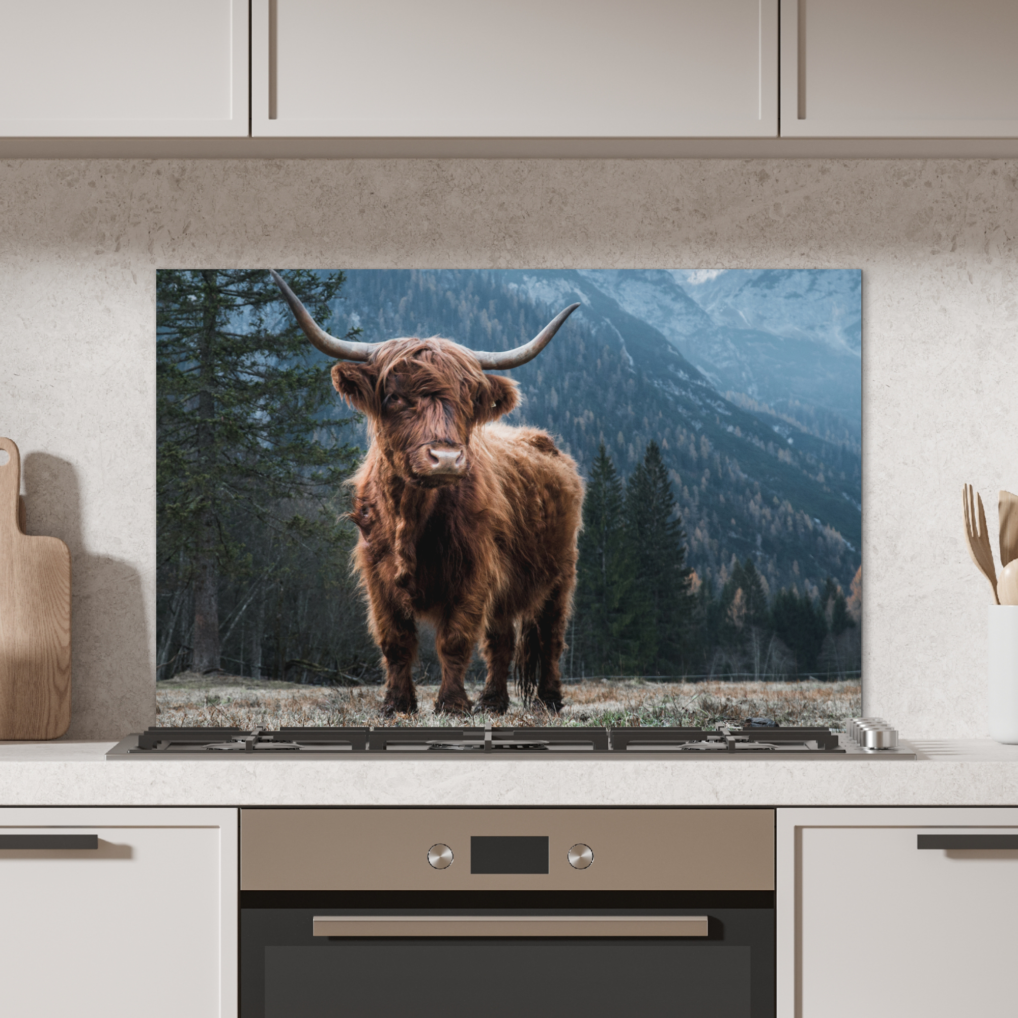Spatscherm keuken - Schotse hooglander - Berg - Landschap - Bomen - Koe - Natuur-2