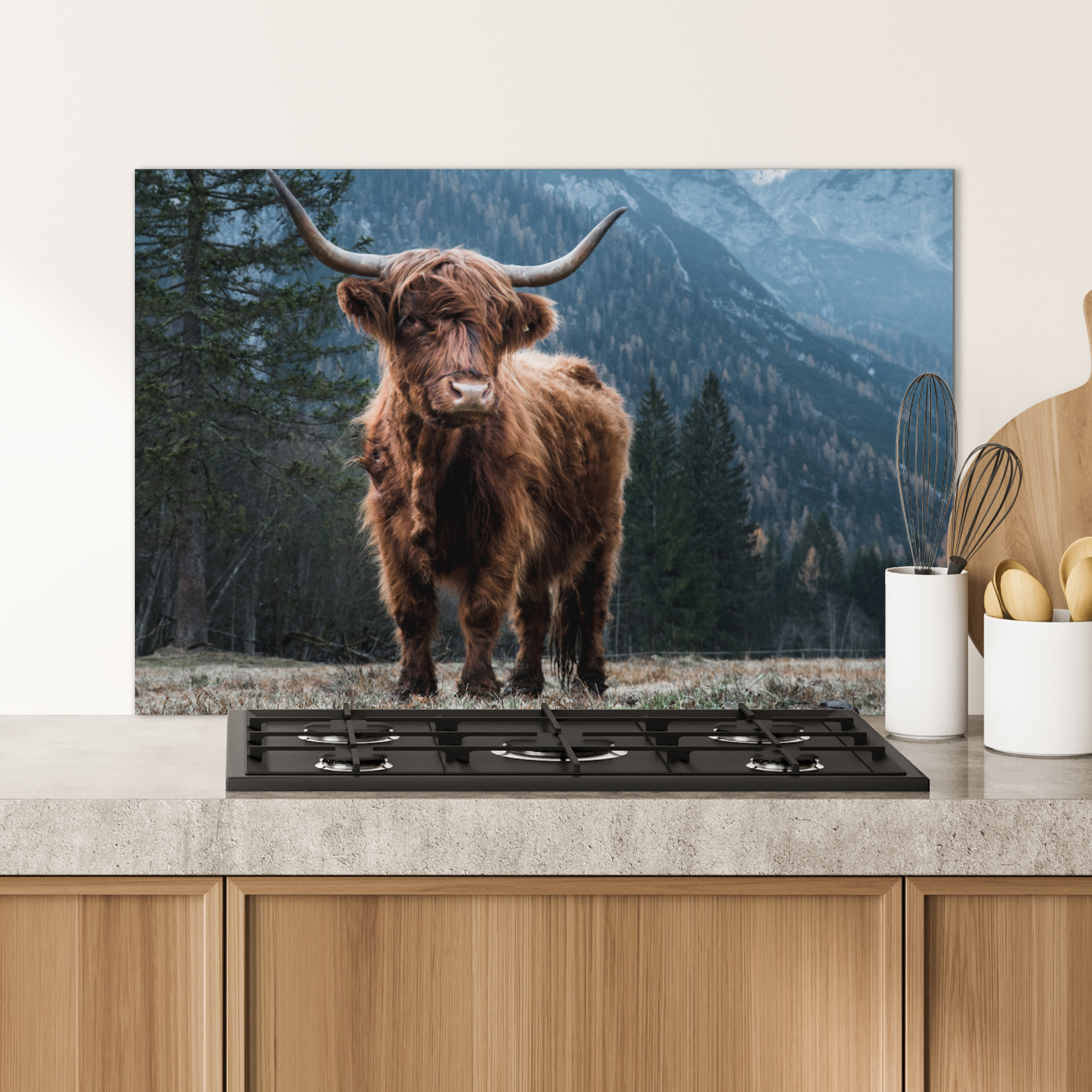 Spatscherm keuken - Schotse hooglander - Berg - Landschap - Bomen - Koe - Natuur-4