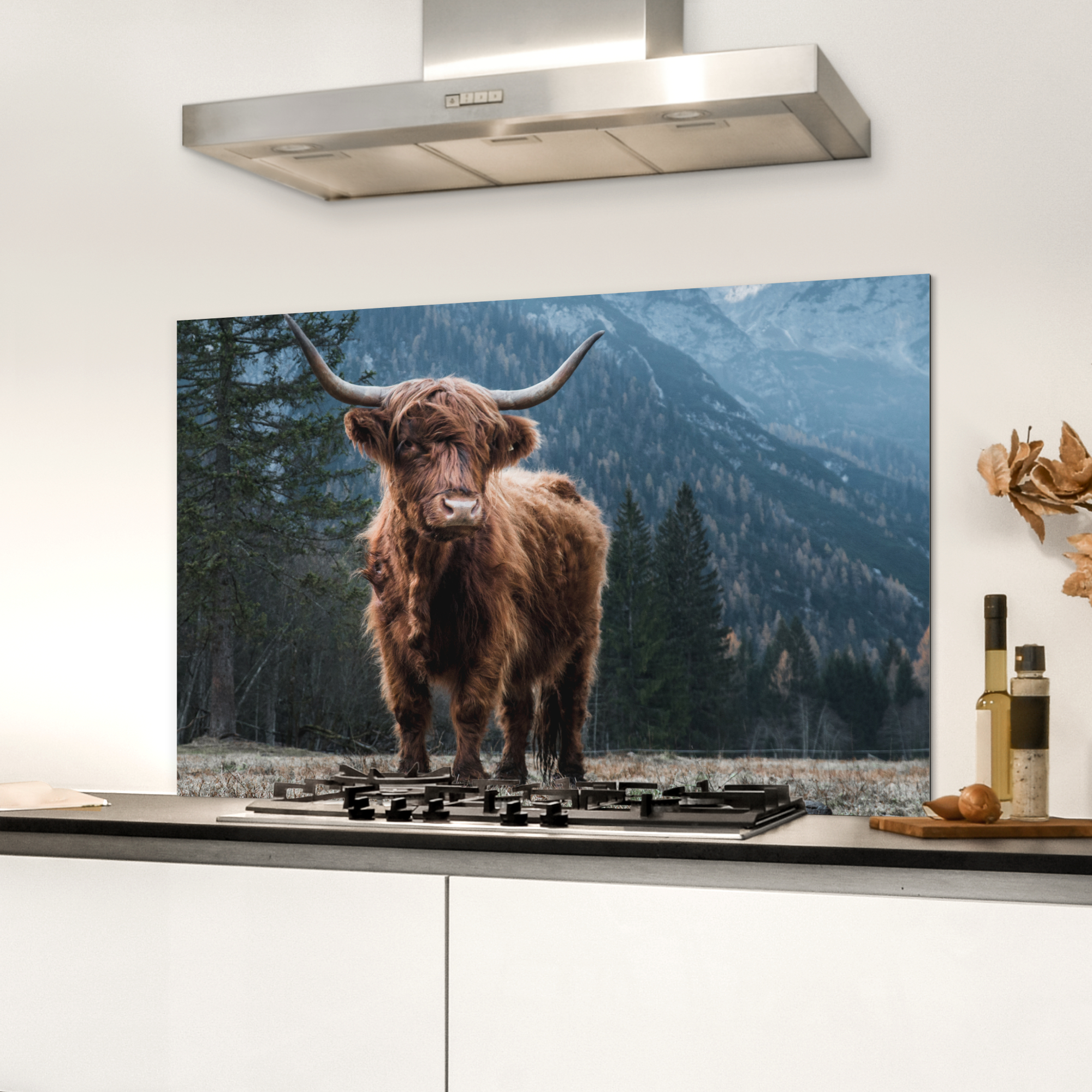 Spatscherm keuken - Schotse hooglander - Berg - Landschap - Bomen - Koe - Natuur-3