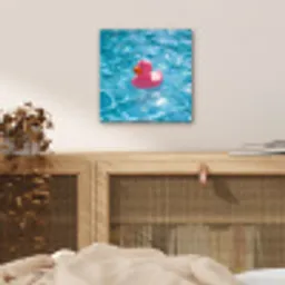Badeend - Dobberend - Roze aluminium wit klein -sfeer3