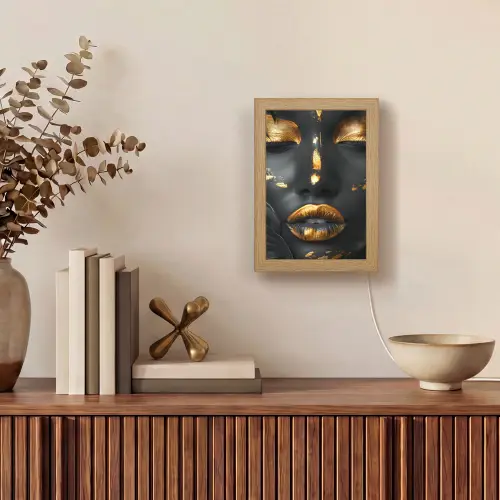 Vrouw - Goud - Natuur - Portret - Modern Light Box met kabel (Tafellamp) klein -sfeer2