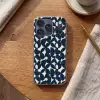 Modern - Geometrisch - Blauw Telefoonhoesje iPhone 17 Pro klein 878 -sfeer1