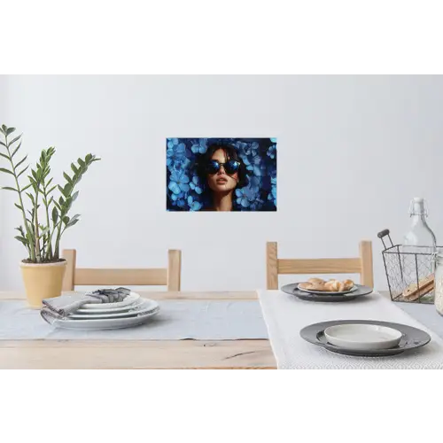 Vrouw - Blauw - Bloemen - Vlinders - Natuur Muursticker klein -eettafel