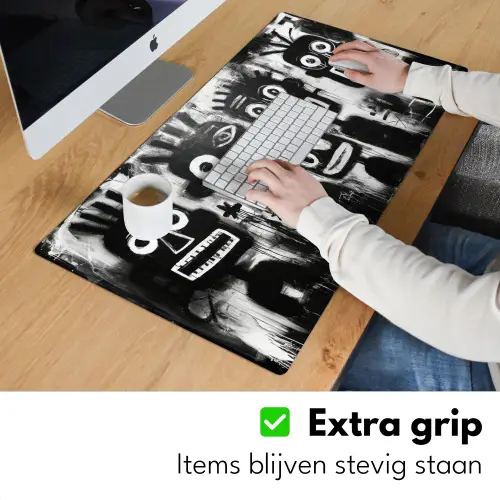 Schilderij - Figuren - Zwart - Abstract Muismat XXL klein -sfeer3