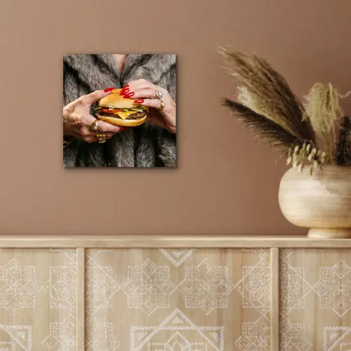 Vrouw - Hamburger - Bontjas aluminium wit klein -sfeer4