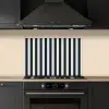 Verticale strepen - Blauw - Crème keuken achterwand spatscherm klein 900 -sfeer1