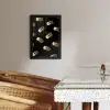 Macarons - Patroon - Goud - Zwart KitchenYeah - Keuken - Fotolijst klein -sfeer3