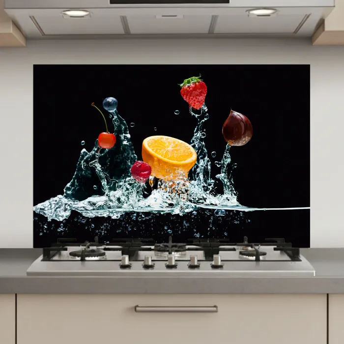 Water - Fruit - Sinaasappel - Aardbei - Kers - Zwart keuken achterwand spatscherm klein -3d_website