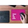 Focus on the good - Roze - Simple muismat rubber klein -toetsenbord
