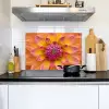Dahlia - Bloem - Oranje Inductie beschemer met haakjes klein -sfeer2