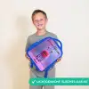 Roze harig monster met grote ogen Kinderrugzak - Blauw middel -sfeer1_NL