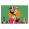 Retro - Vrouw - Stad - Zon Placemat vinyl groot -zzsfeer1_Kitchenyeah-website