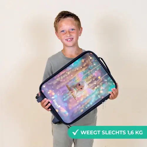 Fee - Elf - Regenboog Kinderkoffer - Zwart klein -sfeer4_NL