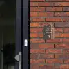 Hout en antraciet - Sierlijk Naambord Huisje klein -sfeer2