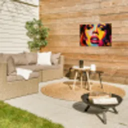Vrouw - Gezicht - Kleurrijk Tuinposter op houten frame 2 cm dik klein -sfeer2