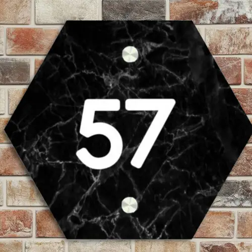 Zwarte marmer - Traditioneel Naambord Hexagon klein -sfeer2