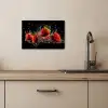 Aardbeien - Fruit - Rood - Water - Zwart KitchenYeah - Keuken - Canvas klein -sfeer2