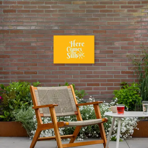 Geel - Blauw - Here comes the sun Tuinposter op houten frame 2 cm dik klein -sfeer3