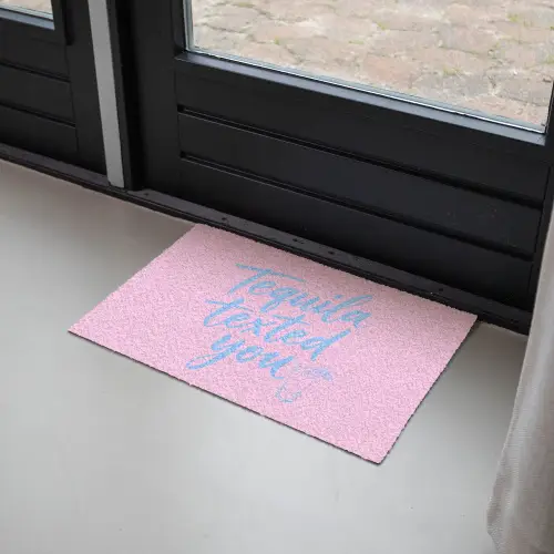 Tequila texted you - Roze - Blauw Deurmat klein -sfeer2
