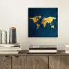 Wereldkaart - Goud - Donkerblauw aluminium wit klein -sfeer1
