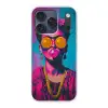 Vrouw - Kauwgom - Zonnebril - Oranje Telefoonhoesje iPhone 17 Pro klein -3d